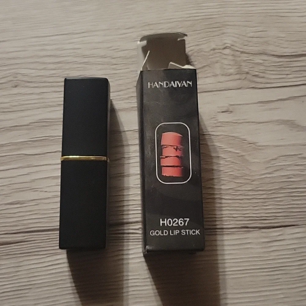 Lip stick